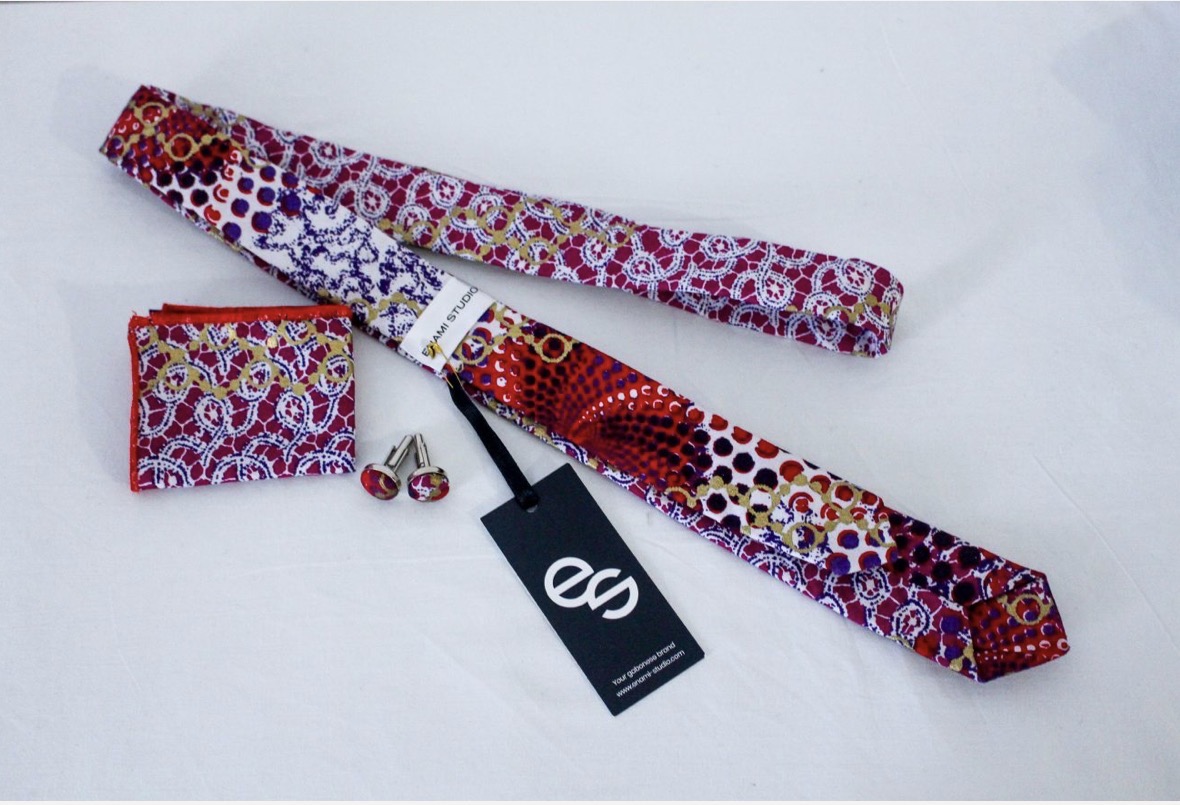 Set cravate, pochette et boutons de manchette en Woodin